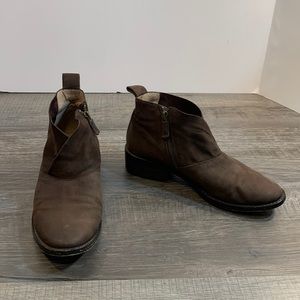 Eileen Fisher soft leather boots size 7 1/2
